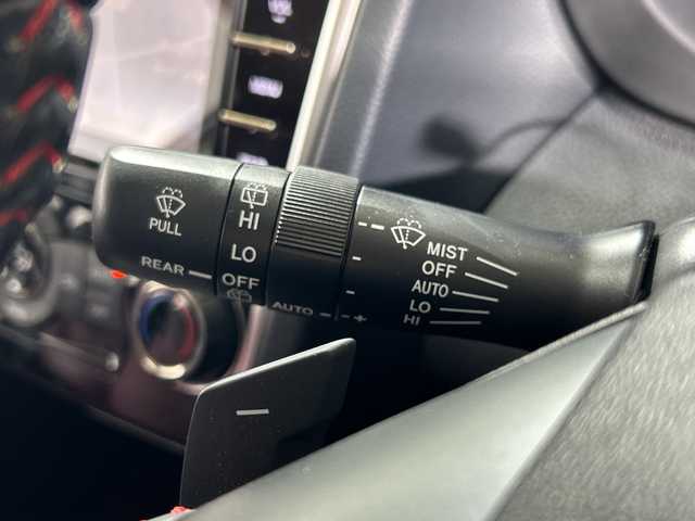 スバル レヴォーグ 1．6STIスポーツアイサイト 神奈川県 2016(平28)年 8.2万km クリスタルホワイトP 純正SDナビ【CN-LR720D】/Bluetooth・SD・iPod・フルセグTV/４WD/アイサイトVer3/バックカメラ/全車速追従機能付クルーズコントロール/本革シート/シートメモリ付前席パワーシート/シートヒーター/ブラインドスポットモニター/ビルトインETC/前側ドライブレコーダー/純正フロアマット/純正18インチアルミホイール/LEDヘッドランプ/オートマチックハイビーム/ダウンヒルアシストコントロール/プリクラッシュブレーキ/アクティブレーンキープ/ステレオカメラ/車線逸脱ふらつき警報/誤発信抑制制御機能/誤後進抑制制御機能