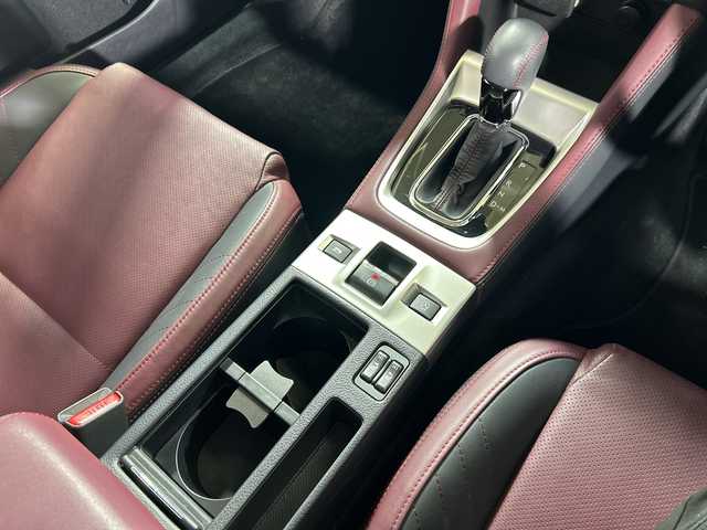 スバル レヴォーグ 1．6STIスポーツアイサイト 神奈川県 2016(平28)年 8.2万km クリスタルホワイトP 純正SDナビ【CN-LR720D】/Bluetooth・SD・iPod・フルセグTV/４WD/アイサイトVer3/バックカメラ/全車速追従機能付クルーズコントロール/本革シート/シートメモリ付前席パワーシート/シートヒーター/ブラインドスポットモニター/ビルトインETC/前側ドライブレコーダー/純正フロアマット/純正18インチアルミホイール/LEDヘッドランプ/オートマチックハイビーム/ダウンヒルアシストコントロール/プリクラッシュブレーキ/アクティブレーンキープ/ステレオカメラ/車線逸脱ふらつき警報/誤発信抑制制御機能/誤後進抑制制御機能