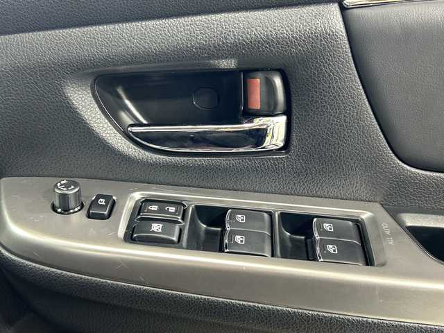 スバル レヴォーグ 1．6STIスポーツアイサイト 神奈川県 2016(平28)年 8.2万km クリスタルホワイトP 純正SDナビ【CN-LR720D】/Bluetooth・SD・iPod・フルセグTV/４WD/アイサイトVer3/バックカメラ/全車速追従機能付クルーズコントロール/本革シート/シートメモリ付前席パワーシート/シートヒーター/ブラインドスポットモニター/ビルトインETC/前側ドライブレコーダー/純正フロアマット/純正18インチアルミホイール/LEDヘッドランプ/オートマチックハイビーム/ダウンヒルアシストコントロール/プリクラッシュブレーキ/アクティブレーンキープ/ステレオカメラ/車線逸脱ふらつき警報/誤発信抑制制御機能/誤後進抑制制御機能