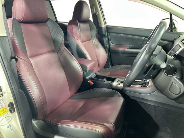 スバル レヴォーグ 1．6STIスポーツアイサイト 神奈川県 2016(平28)年 8.2万km クリスタルホワイトP 純正SDナビ【CN-LR720D】/Bluetooth・SD・iPod・フルセグTV/４WD/アイサイトVer3/バックカメラ/全車速追従機能付クルーズコントロール/本革シート/シートメモリ付前席パワーシート/シートヒーター/ブラインドスポットモニター/ビルトインETC/前側ドライブレコーダー/純正フロアマット/純正18インチアルミホイール/LEDヘッドランプ/オートマチックハイビーム/ダウンヒルアシストコントロール/プリクラッシュブレーキ/アクティブレーンキープ/ステレオカメラ/車線逸脱ふらつき警報/誤発信抑制制御機能/誤後進抑制制御機能