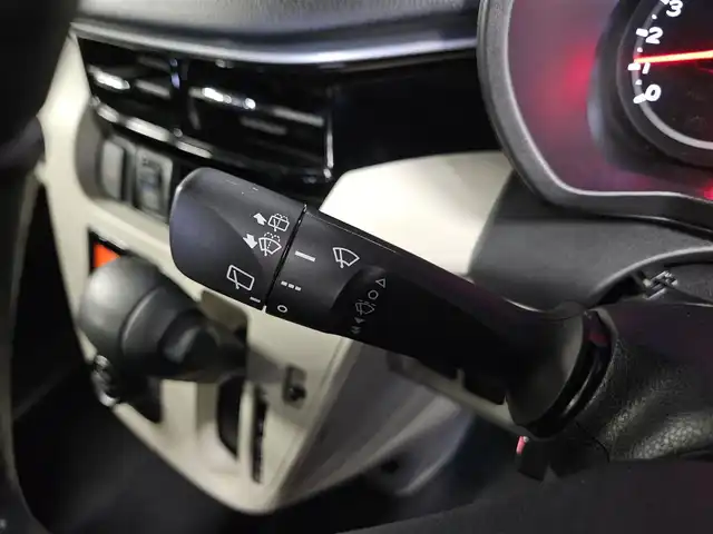 ダイハツ ムーヴ X リミテッドⅡ SAⅢ 福岡県 2021(令3)年 4万km ライトローズマイカメタリック 純正ナビ/フルセグTV/バックカメラ/ビルトインETC/ドライブレコーダー/スマートアシスト3/・衝突被害軽減ブレーキ/・車線逸脱警報/・前後誤発進抑制/・オートハイビーム/LEDヘッドランプ/革巻きステアリング/ステアリングスイッチ/運転席シートヒーター/純正14インチアルミホイール/スマートキー/プッシュエンジンスタート/禁煙車