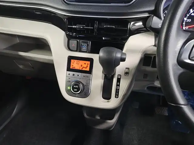 ダイハツ ムーヴ X リミテッドⅡ SAⅢ 福岡県 2021(令3)年 4万km ライトローズマイカメタリック 純正ナビ/フルセグTV/バックカメラ/ビルトインETC/ドライブレコーダー/スマートアシスト3/・衝突被害軽減ブレーキ/・車線逸脱警報/・前後誤発進抑制/・オートハイビーム/LEDヘッドランプ/革巻きステアリング/ステアリングスイッチ/運転席シートヒーター/純正14インチアルミホイール/スマートキー/プッシュエンジンスタート/禁煙車