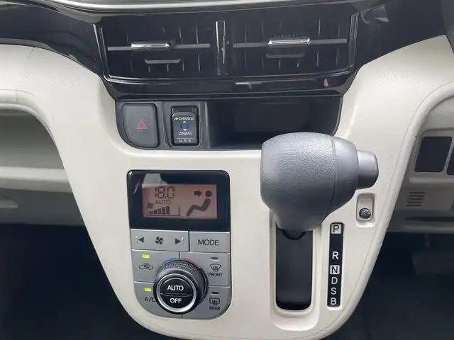 ダイハツ ムーヴ X リミテッドⅡ SAⅢ 福岡県 2021(令3)年 4万km ライトローズマイカメタリック 純正ナビ/フルセグTV/バックカメラ/ビルトインETC/ドライブレコーダー/スマートアシスト3/・衝突被害軽減ブレーキ/・車線逸脱警報/・前後誤発進抑制/・オートハイビーム/LEDヘッドランプ/革巻きステアリング/ステアリングスイッチ/運転席シートヒーター/純正14インチアルミホイール/スマートキー/プッシュエンジンスタート/禁煙車