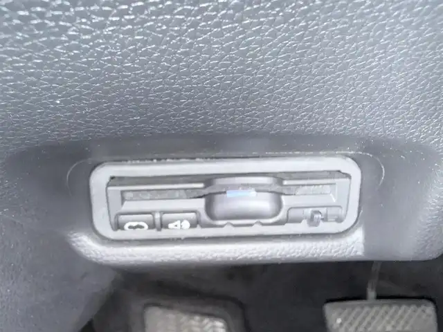 ホンダ フィット 13G Lパッケージ 長崎県 2016(平28)年 4.8万km アラバスターシルバーメタリック 純正SDナビ(FM/AM/BT/ワンセグTV)/プッシュスタート/クルーズコントロール/ETC/バックカメラ/純正フロアマット/社外14インチアルミホイール/オートライト/ABS/TCS/VSA/イモビライザー/スマートキー