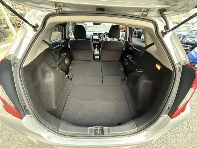 ホンダ フィット 13G Lパッケージ 長崎県 2016(平28)年 4.8万km アラバスターシルバーメタリック 純正SDナビ(FM/AM/BT/ワンセグTV)/プッシュスタート/クルーズコントロール/ETC/バックカメラ/純正フロアマット/社外14インチアルミホイール/オートライト/ABS/TCS/VSA/イモビライザー/スマートキー