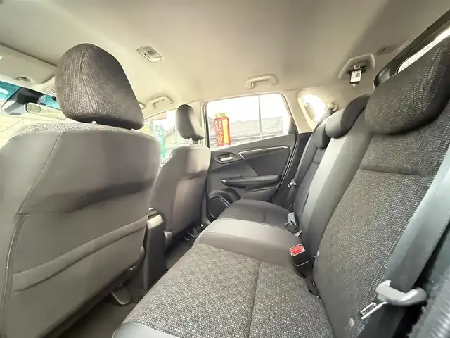 ホンダ フィット 13G Lパッケージ 長崎県 2016(平28)年 4.8万km アラバスターシルバーメタリック 純正SDナビ(FM/AM/BT/ワンセグTV)/プッシュスタート/クルーズコントロール/ETC/バックカメラ/純正フロアマット/社外14インチアルミホイール/オートライト/ABS/TCS/VSA/イモビライザー/スマートキー