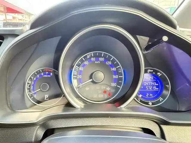 ホンダ フィット 13G Lパッケージ 長崎県 2016(平28)年 4.8万km アラバスターシルバーメタリック 純正SDナビ(FM/AM/BT/ワンセグTV)/プッシュスタート/クルーズコントロール/ETC/バックカメラ/純正フロアマット/社外14インチアルミホイール/オートライト/ABS/TCS/VSA/イモビライザー/スマートキー