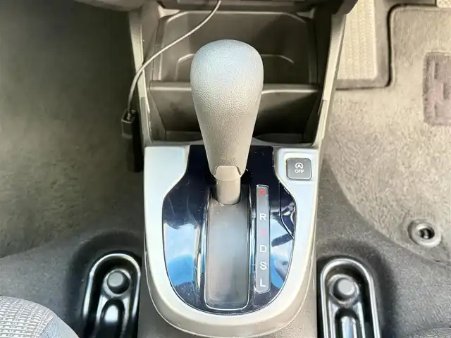 ホンダ フィット 13G Lパッケージ 長崎県 2016(平28)年 4.8万km アラバスターシルバーメタリック 純正SDナビ(FM/AM/BT/ワンセグTV)/プッシュスタート/クルーズコントロール/ETC/バックカメラ/純正フロアマット/社外14インチアルミホイール/オートライト/ABS/TCS/VSA/イモビライザー/スマートキー