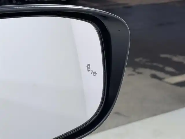 日産 セレナ ハイウェイスター V 大阪府 2021(令3)年 3.7万km ブリリアントホワイトパール ProPILOT 純正10incナビTV 360カメラ フリップダウンモニター デジタルインナーミラー レーダークルコン 衝突軽減ブレーキ レーンアシスト BSM 両側パワースライドドア リアオートエアコン ドライブレコーダー