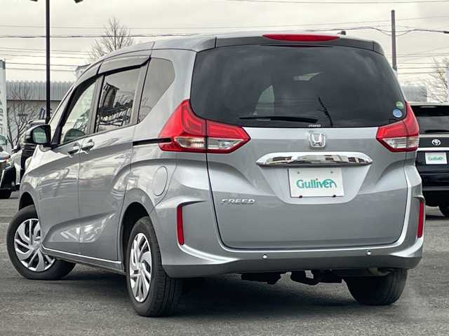 ホンダ フリード G ホンダセンシング 道央・札幌 2020(令2)年 8.7万km ルナシルバーM ４WD/社外オーディオ/AM/FM/AUX/ホンダセンシング/衝突被害軽減ブレーキ/横滑り防止装置/レーダークルーズコントロール/レーンキープアシスト/コーナーセンサー/アイドリングストップ/ワイパーデアイサー/ECON/両側パワースライドドア/前席シートヒーター/プッシュスタート/スマートキー/ハロゲンヘッドライト/オートライト/電動格納ミラー/ヒーテッドドアミラー/ウィンカーミラー/純正フロアマット/ドアバイザー/スペアキー/社外AW付冬タイヤ積込/185/65/R15/2023年/山4mm