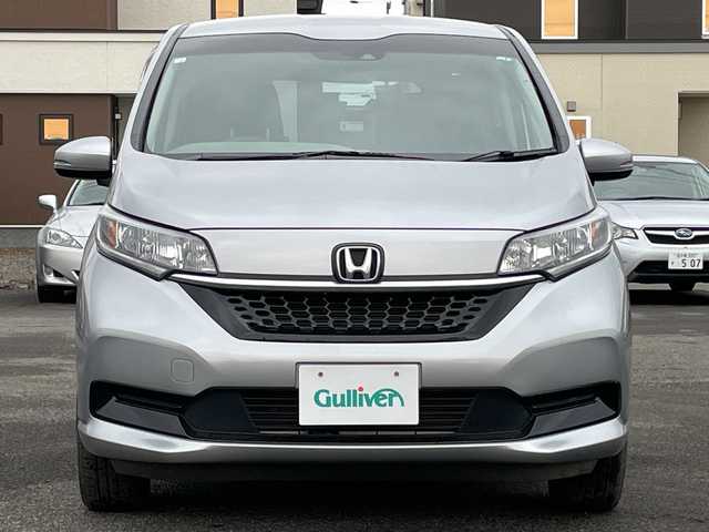 ホンダ フリード G ホンダセンシング 道央・札幌 2020(令2)年 8.7万km ルナシルバーM ４WD/社外オーディオ/AM/FM/AUX/ホンダセンシング/衝突被害軽減ブレーキ/横滑り防止装置/レーダークルーズコントロール/レーンキープアシスト/コーナーセンサー/アイドリングストップ/ワイパーデアイサー/ECON/両側パワースライドドア/前席シートヒーター/プッシュスタート/スマートキー/ハロゲンヘッドライト/オートライト/電動格納ミラー/ヒーテッドドアミラー/ウィンカーミラー/純正フロアマット/ドアバイザー/スペアキー/社外AW付冬タイヤ積込/185/65/R15/2023年/山4mm