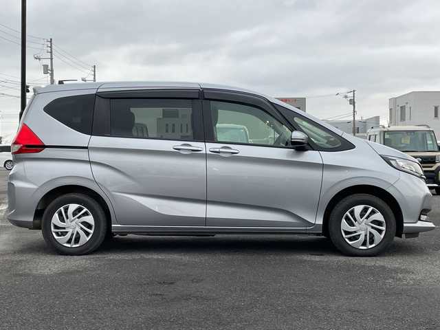 ホンダ フリード G ホンダセンシング 道央・札幌 2020(令2)年 8.7万km ルナシルバーM ４WD/社外オーディオ/AM/FM/AUX/ホンダセンシング/衝突被害軽減ブレーキ/横滑り防止装置/レーダークルーズコントロール/レーンキープアシスト/コーナーセンサー/アイドリングストップ/ワイパーデアイサー/ECON/両側パワースライドドア/前席シートヒーター/プッシュスタート/スマートキー/ハロゲンヘッドライト/オートライト/電動格納ミラー/ヒーテッドドアミラー/ウィンカーミラー/純正フロアマット/ドアバイザー/スペアキー/社外AW付冬タイヤ積込/185/65/R15/2023年/山4mm