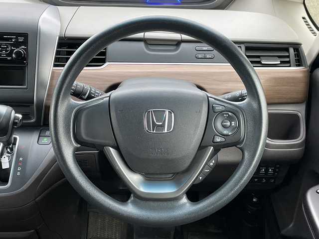 ホンダ フリード G ホンダセンシング 道央・札幌 2020(令2)年 8.7万km ルナシルバーM ４WD/社外オーディオ/AM/FM/AUX/ホンダセンシング/衝突被害軽減ブレーキ/横滑り防止装置/レーダークルーズコントロール/レーンキープアシスト/コーナーセンサー/アイドリングストップ/ワイパーデアイサー/ECON/両側パワースライドドア/前席シートヒーター/プッシュスタート/スマートキー/ハロゲンヘッドライト/オートライト/電動格納ミラー/ヒーテッドドアミラー/ウィンカーミラー/純正フロアマット/ドアバイザー/スペアキー/社外AW付冬タイヤ積込/185/65/R15/2023年/山4mm