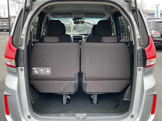 ホンダ フリード G ホンダセンシング 道央・札幌 2020(令2)年 8.7万km ルナシルバーM ４WD/社外オーディオ/AM/FM/AUX/ホンダセンシング/衝突被害軽減ブレーキ/横滑り防止装置/レーダークルーズコントロール/レーンキープアシスト/コーナーセンサー/アイドリングストップ/ワイパーデアイサー/ECON/両側パワースライドドア/前席シートヒーター/プッシュスタート/スマートキー/ハロゲンヘッドライト/オートライト/電動格納ミラー/ヒーテッドドアミラー/ウィンカーミラー/純正フロアマット/ドアバイザー/スペアキー/社外AW付冬タイヤ積込/185/65/R15/2023年/山4mm