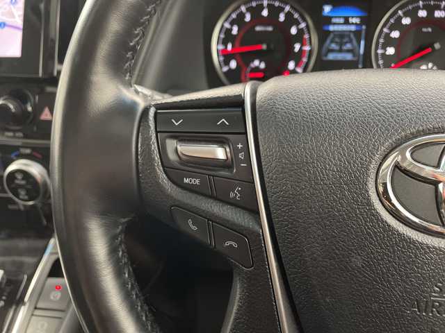 トヨタ アルファード S Cパッケージ 兵庫県 2020(令2)年 5.9万km スパークリングブラックパールクリスタルシャイン ・純正9インチナビ/TV/CD/DVD/Bluetooth/USB/Miracast/・バックカメラ/・デジタルインナーミラー/・ビルトインETC/・サンルーフ/・両側パワースライドドア/・パワーバックドア/・Toyota　Safety　Sense/・プリクラッシュセーフティ/・レーントレーシングアシスト/・レーダークルーズコントロール/・ロードサインアシスト/・アダプティブハイビームシステム/・ブラインドスポットモニター/・先行車発進告知/・クリアランスソナー/・革シート/・前席パワーシート/・前席シートヒーター/・前席シートベンチレーション/・ステアリングヒーター/・AC100V電源/・ウッドコンビステアリング/・三眼LEDライト/・シーケンシャルターンランプ/・LEDフォグランプ/・スマートキー/・純正18インチアルミホイール