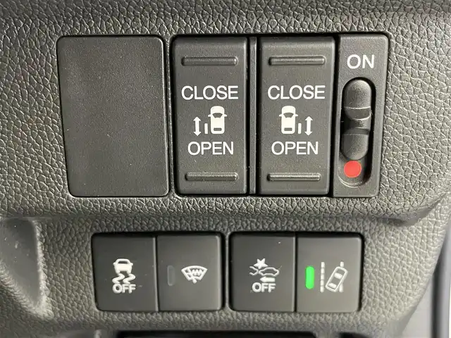 ホンダ フリード ハイブリット モデューロX ホンダセンシング 埼玉県 2021(令3)年 5万km プラチナホワイトパール 純正９インチナビ　バックカメラ　ビルトインＥＴＣ　前後ドライブレコーダー　ホンダセンシング　アダプティブクルーズコントロール　社外アルミホイール　スマートキー　オートライト　ＬＥＤヘッドライト　地デジ