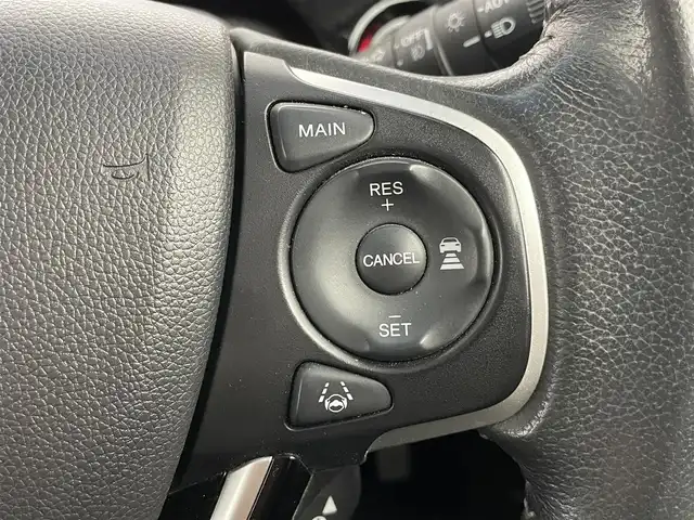 ホンダ フリード ハイブリット モデューロX ホンダセンシング 埼玉県 2021(令3)年 5万km プラチナホワイトパール 純正９インチナビ　バックカメラ　ビルトインＥＴＣ　前後ドライブレコーダー　ホンダセンシング　アダプティブクルーズコントロール　社外アルミホイール　スマートキー　オートライト　ＬＥＤヘッドライト　地デジ