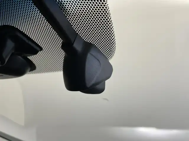 ホンダ フリード ハイブリット モデューロX ホンダセンシング 埼玉県 2021(令3)年 5万km プラチナホワイトパール 純正９インチナビ　バックカメラ　ビルトインＥＴＣ　前後ドライブレコーダー　ホンダセンシング　アダプティブクルーズコントロール　社外アルミホイール　スマートキー　オートライト　ＬＥＤヘッドライト　地デジ