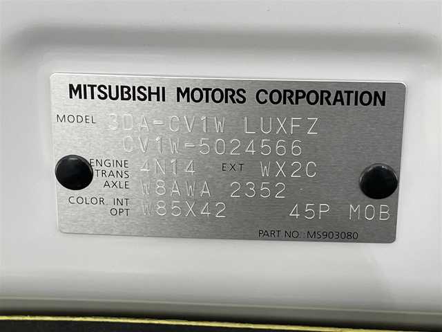 三菱 デリカＤ：５ シャモニー 愛知県 2025(令7)年 0.1万km未満 白Ⅱ 登録済未使用車　アルパイン１１型ナビ　フルセグＴＶ　Ｂｌｕｅｔｏｏｔｈ　ＨＤＭＩ　リアモニター取付ＰＫＧ　バックカメラ　両側パワスラ　衝突軽減　追従クルコン　車線逸脱　ツートンカラー　ＬＥＤ　ハーフレザーシート　シートヒーター　パワーシート　禁煙車/ホワイトダイヤモンド ／ ブラックマイカ	W85/X42/CHAMONIX (8人)/4WD　/オリジナルナビ取付パッケージ＋リアモニター取付パッケージ/(25300)/ステップレス　（8人）/D:5専用11型ナビゲーション(322300)