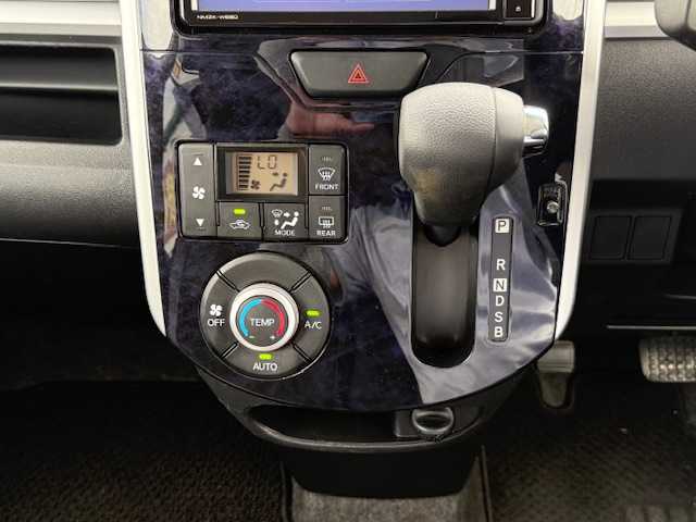ダイハツ タント カスタム X トップED SA Ⅲ 長野県 2018(平30)年 5.8万km ブラックマイカメタリック 純正メモリナビ（NMZK-W68D）/FM・AM・DVD・CD・フルセグTV/Bluetooth Audio/バックカメラ/衝突被害軽減ブレーキ/片側パワースライドドア/アイドリングストップ/ハーフレザーシート/D席シートヒーター/コーナーセンサー/プッシュスタート/スマートキー/スペアキー/ドアバイザー/ETC
