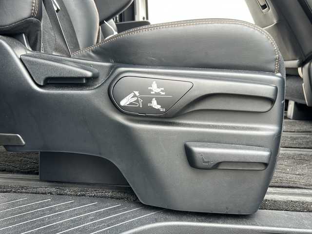 トヨタ アルファード S Aパッケージ タイプブラック 新潟県 2016(平28)年 9.6万km ホワイトパールクリスタルシャイン ワンオーナー/フリップダウンモニター/フルセグテレビ/クルーズコントロール/オットマン/パーキングアシスト/スマートキー/スペアキー/両側パワースライドドア/パワーバックドア/プッシュスタート/バックカメラ/100V充電/コーナーセンサー/オートライト/ウォークスルー