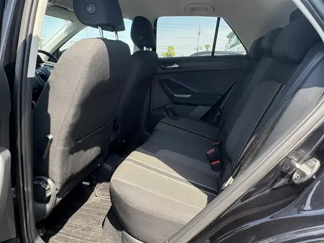 フォルクスワーゲン Ｔ－ロック TDI スタイル デザインPKG 徳島県 2020(令2)年 6万km 黒 純正ナビ/CD/DVD/SD/USB/Bluetooth/バックカメラ/レーンキープアシスト/ETC2.0 /パドルシフト/アイドリングストップ/クルーズコントロール/フォグライト/オートライト/ルーフレール/LEDヘッドライト/新車時保証書/取扱説明書