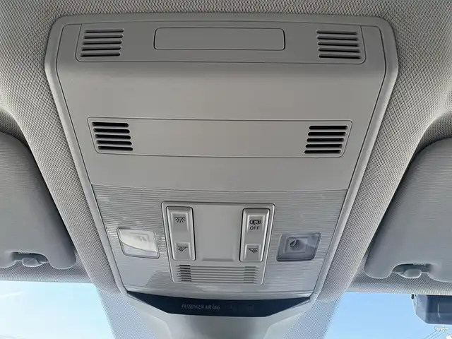 フォルクスワーゲン Ｔ－ロック TDI スタイル デザインPKG 徳島県 2020(令2)年 6万km 黒 純正ナビ/CD/DVD/SD/USB/Bluetooth/バックカメラ/レーンキープアシスト/ETC2.0 /パドルシフト/アイドリングストップ/クルーズコントロール/フォグライト/オートライト/ルーフレール/LEDヘッドライト/新車時保証書/取扱説明書