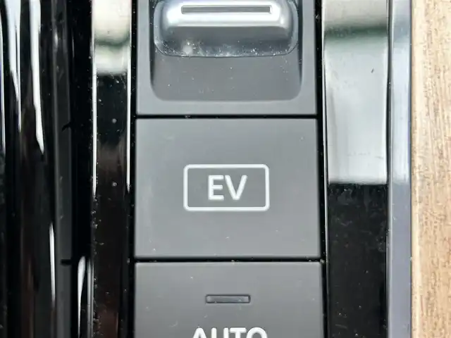 日産 オーラ G レザーエディション 和歌山県 2022(令4)年 2.9万km 黒 純正コネクトナビ/Bluetooth/フルセグテレビ/USB/アラウンドビューモニター/エマージェンシーブレーキ/レーンキープアシスト/後方車両検知/衝突防止支援/前後コーナーセンサー/プロパイロット/純正ドライブレコーダー（前）/ビルトインETC2.0/ワイヤレス充電/純正17インチアルミホイール/LEDヘッドライト/オートライト/革巻きステアリング/ステアリングリモコン/純正フロアマット/ドアバイザー/電動格納ミラー/ウィンカーミラー/プッシュスタート/スマートキー