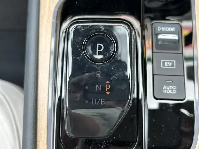 日産 オーラ G レザーエディション 和歌山県 2022(令4)年 2.9万km 黒 純正コネクトナビ/Bluetooth/フルセグテレビ/USB/アラウンドビューモニター/エマージェンシーブレーキ/レーンキープアシスト/後方車両検知/衝突防止支援/前後コーナーセンサー/プロパイロット/純正ドライブレコーダー（前）/ビルトインETC2.0/ワイヤレス充電/純正17インチアルミホイール/LEDヘッドライト/オートライト/革巻きステアリング/ステアリングリモコン/純正フロアマット/ドアバイザー/電動格納ミラー/ウィンカーミラー/プッシュスタート/スマートキー