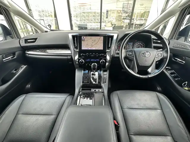 トヨタ アルファード S Cパッケージ 千葉県 2020(令2)年 3.4万km ホワイトパールクリスタルシャイン 純正ディスプレイオーディオ/（フルセグTV/BT/CD/DVD/FM/AM）/ナビキットあり/バックカメラ/衝突被害軽減システム/車線逸脱警報/クルーズコントロール/フリップダウンモニター/レザーシート/両側パワースライドドア/横滑り防止装置/ETC2.0/前後ドライブレコーダー/LEDヘッドライト/フォグランプ/オートライト/ウィンカーミラー/電動格納ミラー/純正18インチAW/エアシート/シートリフター/ステアリングヒーター/プッシュスタート/スマートキー/フロアマット/ドアバイザー/スペアキー/保証書