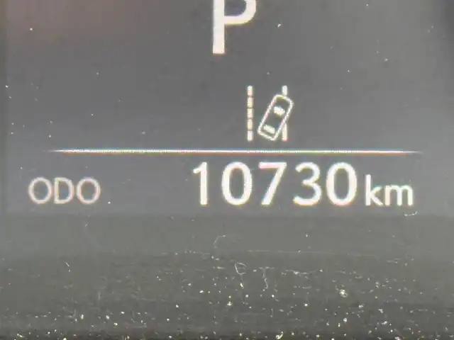 レクサス ＩＳ 300h 福岡県 2020(令2)年 1.1万km グラファイトブラックガラスフレーク ワンオーナー/ムーンルーフ/純正10型ナビ(BT/DVD/Blu-ray)/フルセグTV/バックカメラ/ビルトインETC2.0/ドライブレコーダー/レーダークルーズコントロール/クリアランスソナー/セーフティシステムプラス/・プリクラッシュセーフティ/・レーントレーシングアシスト/・オートマチックハイビーム/・ロードサインアシスト/・先行車発進告知機能/・ドライバー異常時対応システム/ブラインドスポットモニター/パーキングサポートブレーキ/純正3連フルLEDヘッドランプ/本革巻きステアリング/パドルシフト/合皮シート/前席パワーシート/シートヒーター/純正18インチアルミホイール/スマートエントリー/スタートシステム/禁煙車