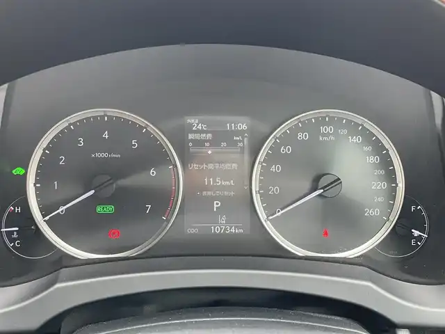 レクサス ＩＳ 300h 福岡県 2020(令2)年 1.1万km グラファイトブラックガラスフレーク ワンオーナー/サンルーフ/純正10型ナビ(BT/DVD/Blu-ray)/フルセグTV/バックカメラ/ビルトインETC/ドライブレコーダー/レーダークルーズコントロール/クリアランスソナー/セーフティシステムプラス/レーンキープアシスト/オートマチックハイビーム/先行車発進告知機能/ブラインドスポットモニター/パーキングサポートブレーキ/純正3連フルLEDヘッドランプ/本革巻きステアリング/パドルシフト/合皮シート/前席パワーシート/シートヒーター/純正18インチアルミホイール/スマートエントリー/スタートシステム/禁煙車