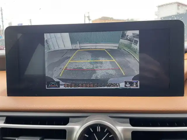 レクサス ＩＳ 300h 福岡県 2020(令2)年 1.1万km グラファイトブラックガラスフレーク ワンオーナー/サンルーフ/純正10型ナビ(BT/DVD/Blu-ray)/フルセグTV/バックカメラ/ビルトインETC/ドライブレコーダー/レーダークルーズコントロール/クリアランスソナー/セーフティシステムプラス/レーンキープアシスト/オートマチックハイビーム/先行車発進告知機能/ブラインドスポットモニター/パーキングサポートブレーキ/純正3連フルLEDヘッドランプ/本革巻きステアリング/パドルシフト/合皮シート/前席パワーシート/シートヒーター/純正18インチアルミホイール/スマートエントリー/スタートシステム/禁煙車