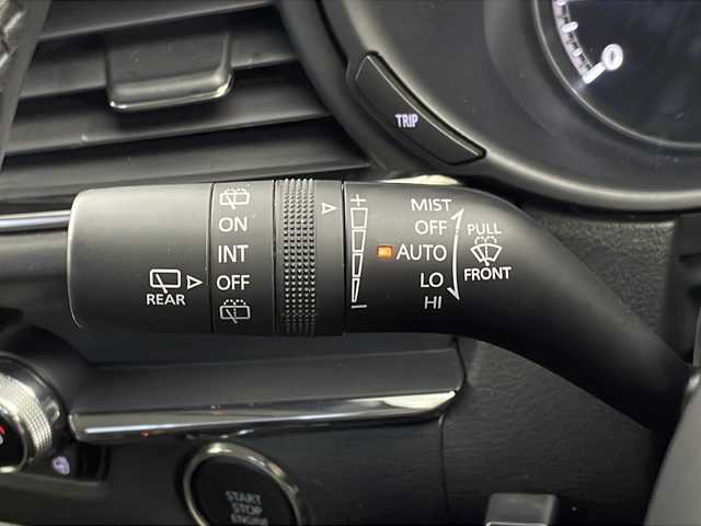 マツダ ＣＸ－３０ XD Lパッケージ 新潟県 2020(令2)年 5.6万km ジェットブラックマイカ 純正メーカーOPナビ/・AM/FM/CD/DVD/Bluetooth/フルセグ/USB/バックモニター/全周囲モニター/レーンキープアシスト/衝突被害軽減システム/ETC/フロントドライブレコーダー/ヘッドアップディスプレイ/純正フロアマット/レザーシート/運転席パワーシート/前席シートヒーター/パーキングアシスト/ステアリングヒーター/純正LEDヘッドライト/オートライト/オートマチックハイビーム/純正18インチAW夏タイヤ/ABS/横滑り防止機能/リアコーナーセンサー/TCS/パドルシフト/スペアキー/保証書