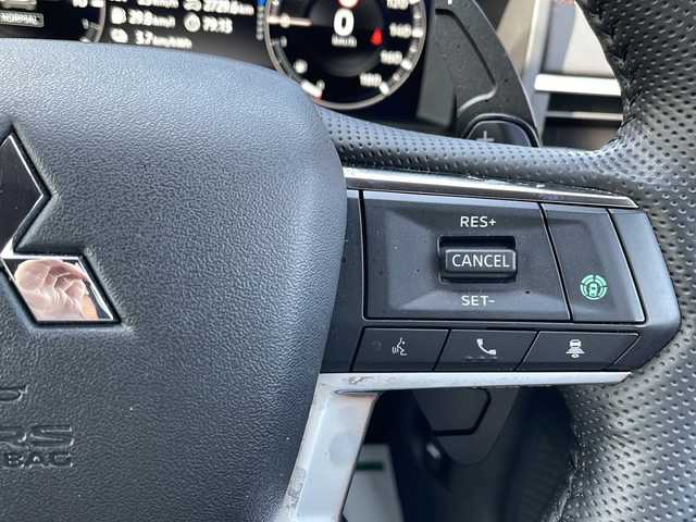 三菱 アウトランダー ＰＨＥＶ P 道北・旭川 2023(令5)年 1.1万km 茶Ｍ ・４WD/・禁煙/・寒冷地仕様/・ワンオーナー/・サンルーフ/・純正ナビ DTV/BT/USB/・BOSEサウンド/・マルチアラウンドモニター/・eアシスト/衝突被害軽減ブレーキ/踏み間違い衝突防止アシスト/車線逸脱警告システム/車線逸脱防止支援機能/追従走行クルーズコントロール/オートマッチクハイビーム/オートライト/標識認識システム/・ルーフレール/・シートヒーター 運転席/助手席/セカンドシート/・エアシート 運転席/助手席/セカンドシート/・デジタルルームミラー/・AC1500W/・電動パーキングブレーキ/・ブレーキオートホールド/・レーンチェンジアシスト/・電動リアゲート/・電動格納ミラー/・メモリーシート/・ワイヤレス充電/・LEDライト/・ETC/・保証書/・取扱説明書