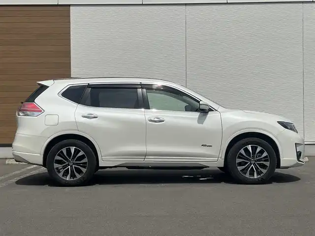日産 エクストレイル ハイブリッド モード・プレミア オーテック30th 秋田県 2017(平29)年 7.7万km ブリリアントホワイトパール パートタイム４WD/衝突軽減システム/LEDヘッドライト/社外アルミ/スマートキー/純正エンジンスターター/アイドリングストップ/コーナーセンサー/プッシュスタート/クルーズコントロール/ダウンヒルアシストコントロール/ETC/ステアリングスイッチ/前席シートヒーター/電動リアゲート/純正フロアマット/純正ドアバイザー/オートライト/オートエアコン/パワーステアリング/パワーウィンドウ/横滑り防止/電動格納ウィンカーミラー/ミラーヒーター