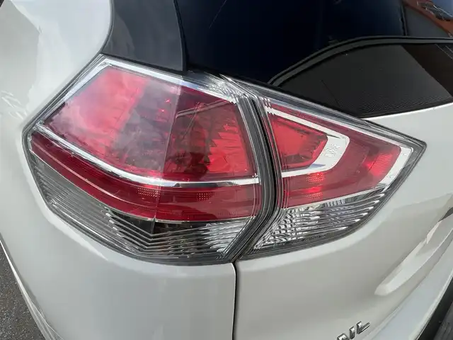 日産 エクストレイル ハイブリッド モード・プレミア オーテック30th 秋田県 2017(平29)年 7.7万km ブリリアントホワイトパール パートタイム４WD/衝突軽減システム/LEDヘッドライト/社外アルミ/スマートキー/純正エンジンスターター/アイドリングストップ/コーナーセンサー/プッシュスタート/クルーズコントロール/ダウンヒルアシストコントロール/ETC/ステアリングスイッチ/前席シートヒーター/電動リアゲート/純正フロアマット/純正ドアバイザー/オートライト/オートエアコン/パワーステアリング/パワーウィンドウ/横滑り防止/電動格納ウィンカーミラー/ミラーヒーター