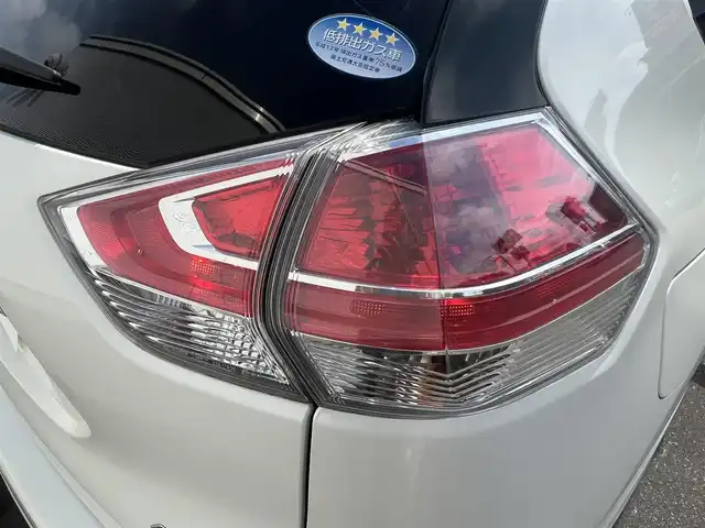 日産 エクストレイル ハイブリッド モード・プレミア オーテック30th 秋田県 2017(平29)年 7.7万km ブリリアントホワイトパール パートタイム４WD/衝突軽減システム/LEDヘッドライト/社外アルミ/スマートキー/純正エンジンスターター/アイドリングストップ/コーナーセンサー/プッシュスタート/クルーズコントロール/ダウンヒルアシストコントロール/ETC/ステアリングスイッチ/前席シートヒーター/電動リアゲート/純正フロアマット/純正ドアバイザー/オートライト/オートエアコン/パワーステアリング/パワーウィンドウ/横滑り防止/電動格納ウィンカーミラー/ミラーヒーター