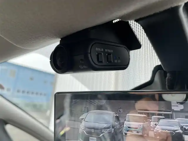 日産 セレナ e－パワー ハイウェイスター V 熊本県 2024(令6)年 1.3万km 赤 ワンオーナー/純正ナビ/・AM/FM/BT/SD/・フルセグTV（走行中視聴可能）/・全方位カメラ/デジタルインナーミラー/先行発信安全装備/・インテリジェントエマージェンシーブレーキ/・ハイビームアシスト/・ヒルスタートアシスト/・車線逸脱警報/・標識検知機能/・踏み間違い衝突防止アシスト/・インテリジェントDA/・プロパイロット/電動パーキングブレーキ/・ブレーキホールド/クリアランスソナー/コーナーセンサー/ブラインドスポットモニター/車内撮影型ドラレコ/純正アルミホイール/走行モード/・EVモード/・e-pedal/両側パワースライドドア/ビルトインETC/インテリキー
