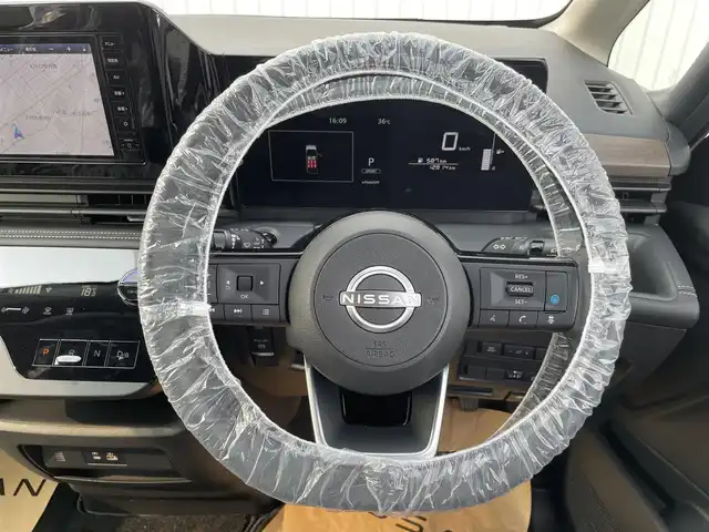 日産 セレナ e－パワー ハイウェイスター V 熊本県 2024(令6)年 1.3万km 赤 ワンオーナー/純正ナビ/・AM/FM/BT/SD/・フルセグTV（走行中視聴可能）/・全方位カメラ/デジタルインナーミラー/先行発信安全装備/・インテリジェントエマージェンシーブレーキ/・ハイビームアシスト/・ヒルスタートアシスト/・車線逸脱警報/・標識検知機能/・踏み間違い衝突防止アシスト/・インテリジェントDA/・プロパイロット/電動パーキングブレーキ/・ブレーキホールド/クリアランスソナー/コーナーセンサー/ブラインドスポットモニター/車内撮影型ドラレコ/純正アルミホイール/走行モード/・EVモード/・e-pedal/両側パワースライドドア/ビルトインETC/インテリキー