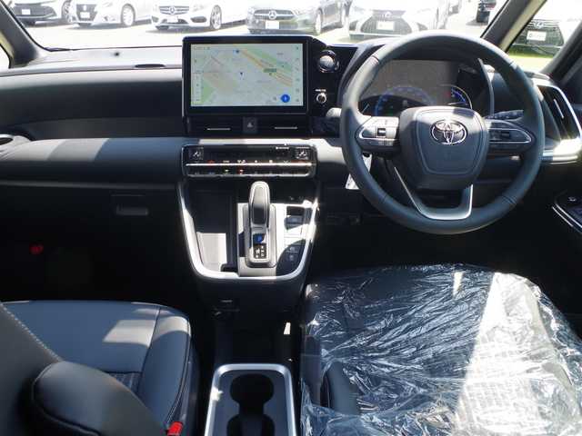 トヨタ ノア ハイブリッド S－Z 千葉県 2025(令7)年 0.1万km未満 アティチュードブラックマイカ Toyota Safety Sense/・プリクラッシュセーフティ/・レーンディパーチャーアラート/・オートハイビーム/・レーダークルーズコントロール/アドバンスドパーク/パワーバックドア/両側パワースライドドア/左オートステップ/ハーフレザーシート/前席シートヒーター/純正コネクティッドナビ/地デジTV/【DVD/CD再生機能　Bluetooth接続】/パノラミックビューモニター/革巻きステアリング/ステアリングスイッチ/ETC（2.0）/LEDヘッドライト/フォグライト/ウインカーミラー/クリアランスソナー/純正17インチアルミホイル/サイド/カーテンエアバッグ/スマートキー