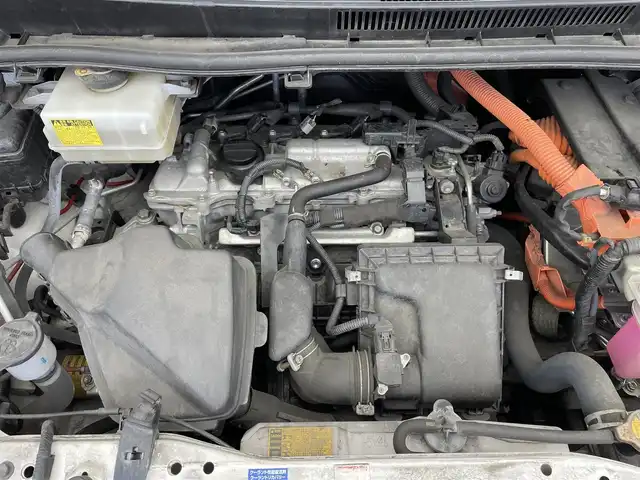 トヨタ エスクァイア ハイブリッド Gi 滋賀県 2014(平26)年 10万km ホワイトパールクリスタルシャイン 純正10型ナビ/Bluetooth/CD/DVD/フルセグTV/後席モニター/クルーズコントロール/前後ソナー/両側パワースライドドア/合皮シート/バックカメラ/シートヒーター/ETC/オートライト/スマートキー