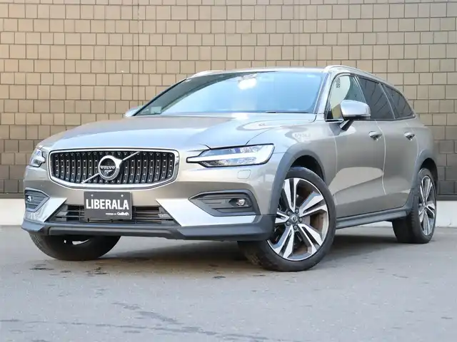 ボルボ Ｖ６０ クロスカントリー T5 AWD プロ 宮城県 2020(令2)年 4.4万km ぺブルグレー プラスパッケージ/パノラマサンルーフ/Ｈａｒｍａｎ　Ｋａｒｄｏｎ/ヘッドアップディスプレイ/アダプティブクルーズコントロール/純正HDDナビ/全方位カメラ/ナッパレザーシート/シートヒーター/エアシート/パワーシート/メモリ付きシート/ステアリングヒーター/フルセグＴＶ/ＬＥＤヘッドライト/アクティブベンディングライト/コーナリングライト/オートマチックハイビーム/レーンキープアシスト/自動駐車/パワーバックドア/Bluetooth接続/純正19インチAW/前後ドライブレコーダー/ETC