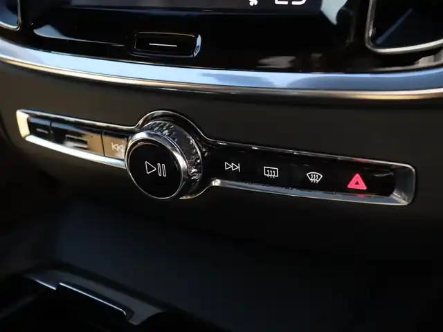 ボルボ Ｖ６０ クロスカントリー T5 AWD プロ 宮城県 2020(令2)年 4.4万km ぺブルグレー プラスパッケージ/パノラマサンルーフ/Ｈａｒｍａｎ　Ｋａｒｄｏｎ/ヘッドアップディスプレイ/アダプティブクルーズコントロール/純正HDDナビ/全方位カメラ/ナッパレザーシート/シートヒーター/エアシート/パワーシート/メモリ付きシート/ステアリングヒーター/フルセグＴＶ/ＬＥＤヘッドライト/アクティブベンディングライト/コーナリングライト/オートマチックハイビーム/レーンキープアシスト/自動駐車/パワーバックドア/Bluetooth接続/純正19インチAW/前後ドライブレコーダー/ETC