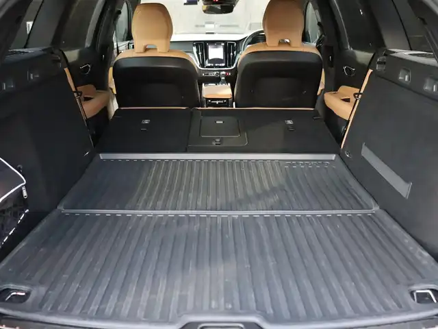 ボルボ Ｖ６０ クロスカントリー T5 AWD プロ 宮城県 2020(令2)年 4.4万km ぺブルグレー プラスパッケージ/パノラマサンルーフ/Ｈａｒｍａｎ　Ｋａｒｄｏｎ/ヘッドアップディスプレイ/アダプティブクルーズコントロール/純正HDDナビ/全方位カメラ/ナッパレザーシート/シートヒーター/エアシート/パワーシート/メモリ付きシート/ステアリングヒーター/フルセグＴＶ/ＬＥＤヘッドライト/アクティブベンディングライト/コーナリングライト/オートマチックハイビーム/レーンキープアシスト/自動駐車/パワーバックドア/Bluetooth接続/純正19インチAW/前後ドライブレコーダー/ETC