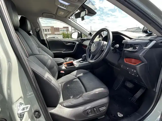 トヨタ ＲＡＶ４ アドベンチャー 熊本県 2021(令3)年 6.6万km アーバンカーキ ワンオーナー車/・保証書/取説有り/純正ディスプレイオーディオ/・BT/USB/SD/バック・サイドカメラ/前後ドラレコ/ビルトインETC/革シート/・パワーシート/・エアーシート/ACC/LEDヘッドライト/・フォグ/社外ツィーター/ウィンカードアミラー/トヨタセーフティセンス/マット/スマートキー