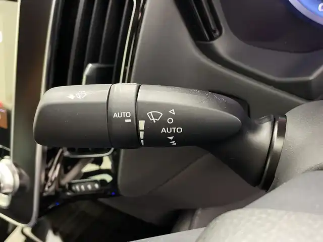 トヨタ クラウン ハイブリッド S Cパッケージ 鹿児島県 2020(令2)年 3.1万km ホワイトパールクリスタルシャイン 純正ナビ(T-Connect対応)/Bluetooth/フルセグTV/USB/AUX/Miracast/AM/FM/バックカメラ/サンルーフ/ブラインドスポットモニター/リヤクロストラフィックアラート/トヨタセーフティセンス/・プリクラッシュセーフティ/・レーントレーシングアシスト/・レーダークルーズコントロール/・ロードサインアシスト/・オートマチックハイビーム/ビルトインETC2.0/電動開閉トランク/合皮シート/パワーシート(D/N席)/LEDヘッドライト/LEDフォグランプ/ドアバイザー/純正17インチアルミホイール/サイド+カーテンエアバッグ/スマートキー/純正フロアマット