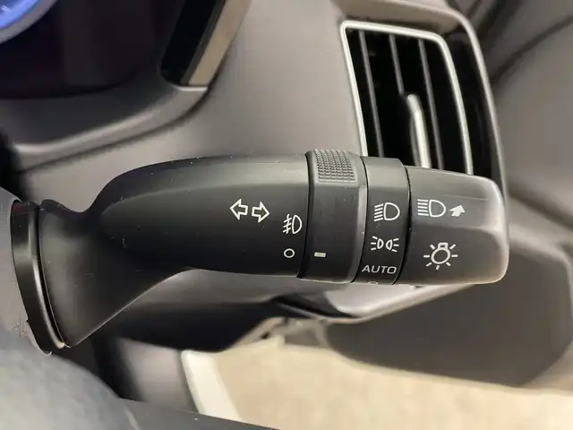 トヨタ クラウン ハイブリッド S Cパッケージ 鹿児島県 2020(令2)年 3.1万km ホワイトパールクリスタルシャイン 純正ナビ(T-Connect対応)/Bluetooth/フルセグTV/USB/AUX/Miracast/AM/FM/バックカメラ/サンルーフ/ブラインドスポットモニター/リヤクロストラフィックアラート/トヨタセーフティセンス/・プリクラッシュセーフティ/・レーントレーシングアシスト/・レーダークルーズコントロール/・ロードサインアシスト/・オートマチックハイビーム/ビルトインETC2.0/電動開閉トランク/合皮シート/パワーシート(D/N席)/LEDヘッドライト/LEDフォグランプ/ドアバイザー/純正17インチアルミホイール/サイド+カーテンエアバッグ/スマートキー/純正フロアマット