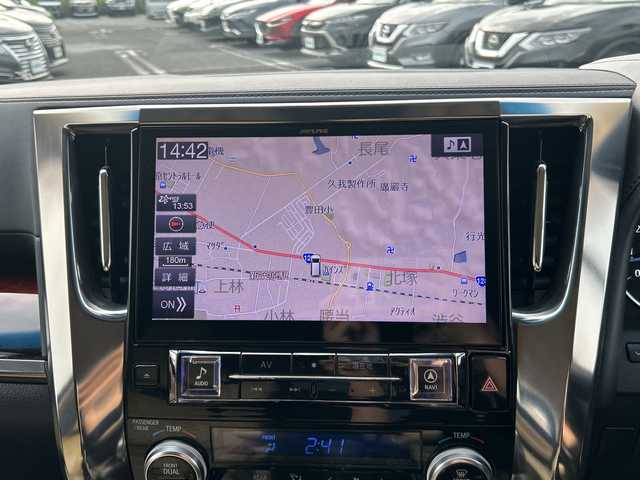 トヨタ ヴェルファイア V 千葉県 2017(平29)年 13.8万km ホワイトパールクリスタルシャイン アルパイン１１型ナビＥＶ１１Ｚ　アルパインフリップダウンモニター　バックカメラ　両側電動スライドドア　電動バックドア　ウッド調コンビハンドル　ETC ドラレコ 前後センサー　エアロ　純正１７インチＡＷ