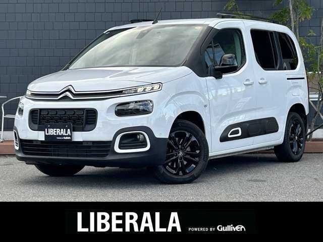 シトロエン シトロエン ベルランゴ マックス ブルーHDi 滋賀県 2024(令6)年 1.4万km 白 ワンオーナー/パノラマガラスサンルーフ/アクティブセーフティーブレーキ/純正インフォメーションディスプレイ/ACC/ブラインドスポットモニター/純正ディスプレイオーディオ/（BT/CarPlay）/バックカメラ/サイドカメラ/ETC/ドラレコ/コーナーセンサー/オートライト/インテリジェントハイビーム/純正１６インチAW/パドルシフト